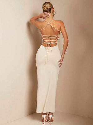 Imagen trasera del vestido albaricoque sexy mostrando la espalda descubierta