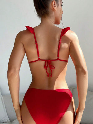 Espalda ajustable del bikini rojo con cordón.