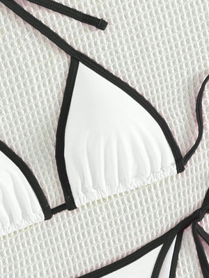 Bikini Blanco Con Ribete Negro Y Lazos Laterales Estilo Sexy