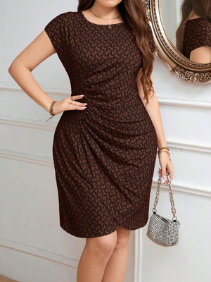 Vestido café integral envolvente ajustado con cuello redondo