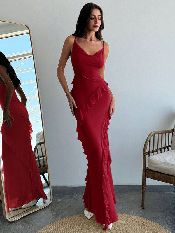 Modelo usando vestido rojo elegante para fiesta.