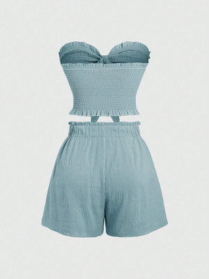 Set bohemio azul de top sin tirantes y shorts para mujer vista trasera