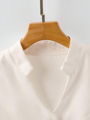 Detalle cuello en V blazer elegante blanco