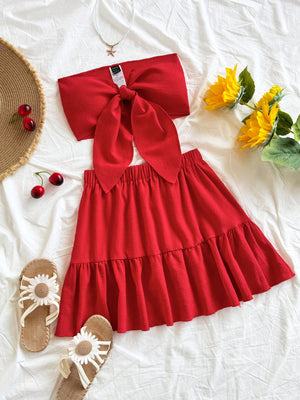 Conjunto Rojo Bandeau Micro Y Falda Mini Bohemia Con Volante detalle nudo frontal.