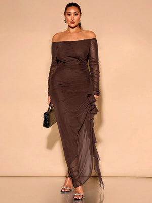 Vestido Maxi Elegante Con Hombros Descubiertos Café