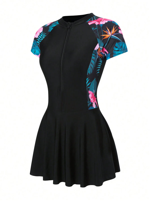 Vestido De Baño Negro Con Falda Y Cremallera Frontal Tropical con estampado floral.