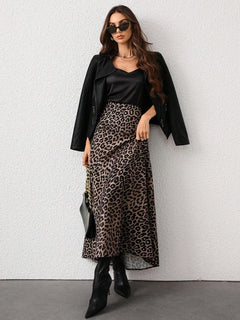 Falda larga estampado leopardo elegante frontal.
