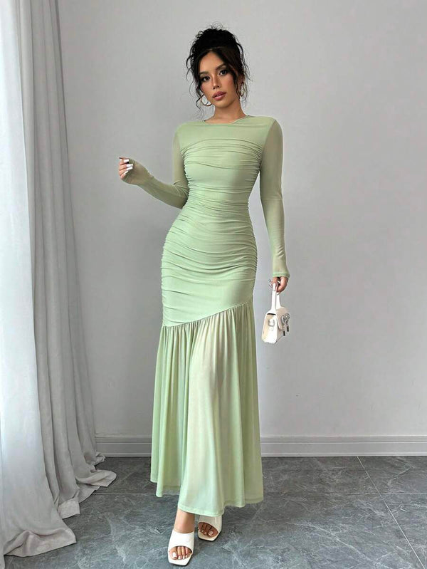 Vestido Largo Verde Menta Con Diseño Fruncido Elegante