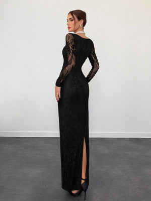 Vestido Maxi Negro De Encaje Ajustado vista trasera con abertura
