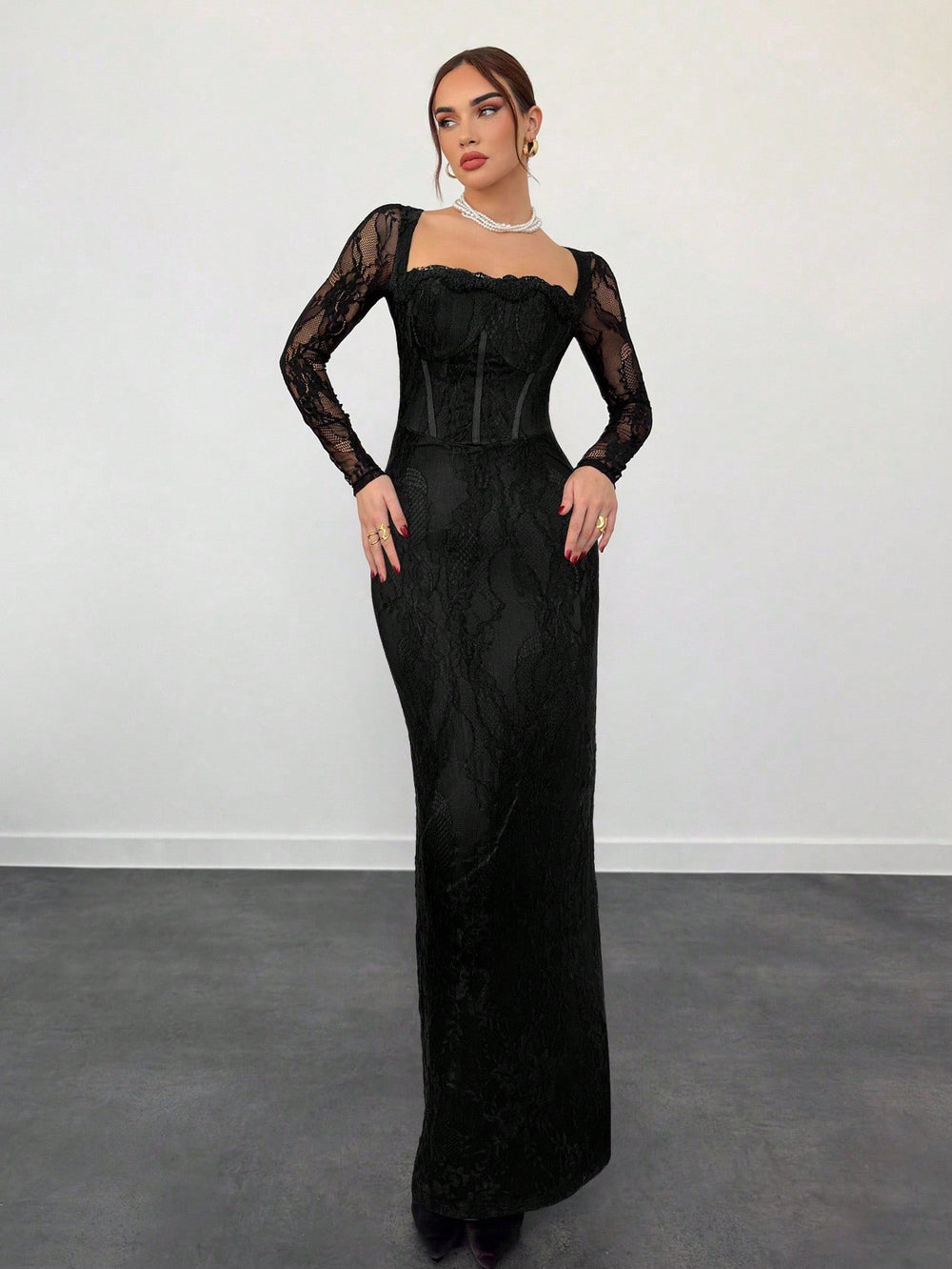 Vestido Maxi Negro De Encaje Ajustado vista frontal elegante
