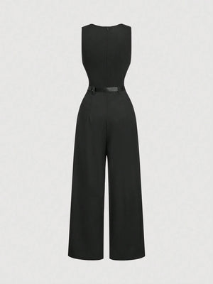 Parte trasera del jumpsuit negro con cinturón