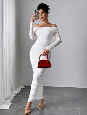 Look completo del vestido largo blanco elegante con accesorios