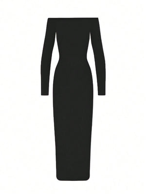 Vista frontal del vestido negro elegante largo
