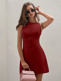 Vestido burdeos sin mangas con botones frontales vista frontal