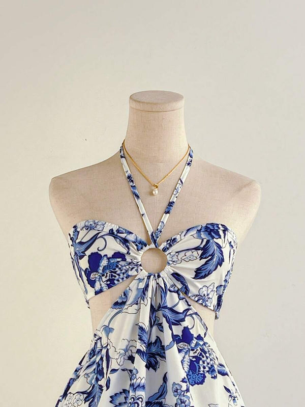 Vista trasera del vestido mini bohemio con espalda descubierta