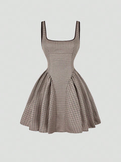 Imagen 1: Vista frontal estructurada del Vestido Corto A Cuadros Marrón con falda campana.