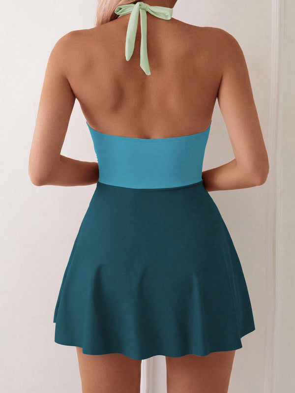 Vestido De Baño Multicolor Halter Con Falda vista trasera del diseño.
