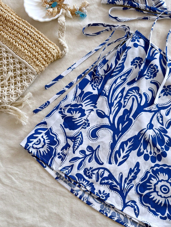 Conjunto De Playa Azul Y Blanco Con Top Halter Y Falda Mini detalle de la falda.