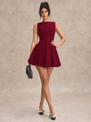 Vestido burdeos mini A línea sin mangas elegante para mujer.