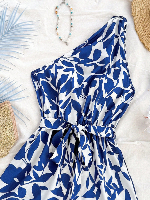 Mono corto azul y blanco con estampado de plantas – Detalle del cinturón
