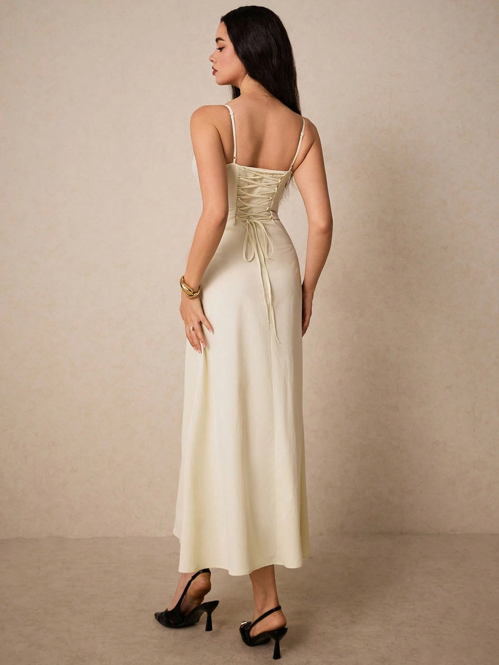 Vestido Albaricoque Elegante Con Tirantes Finos