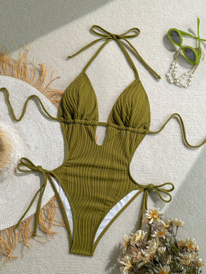 Traje de baño verde oliva halter con cordones ajustables.