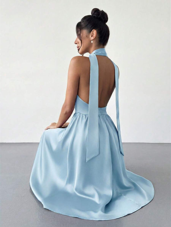 Vestido Midi Elegante Con Cuello Halter Celeste