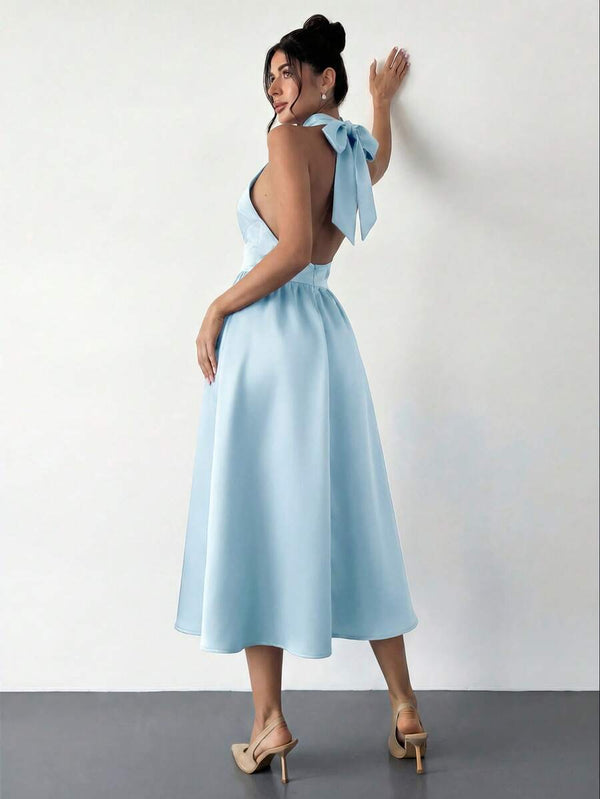 Vestido Midi Elegante Con Cuello Halter Celeste