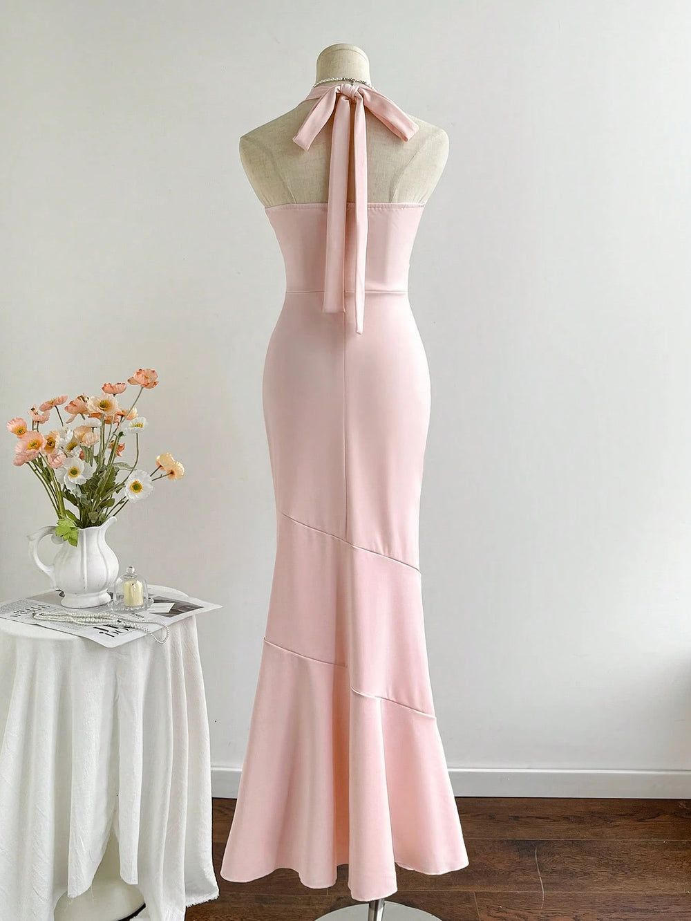 Vestido Midi Rosa Sirena Con Escote Cuadrado vista frontal completa.
