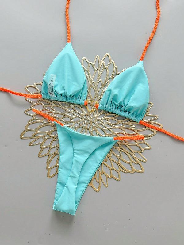 Bikini Celeste Con Tirantes Naranjas Y Detalle De Corazón