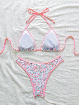 Bikini floral rosa con espalda ajustable y tirantes finos