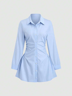 Vestido camisero mini azul pastel con fruncido lateral