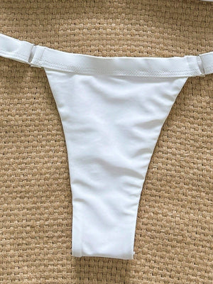 Bikini Tipo Tanga Top Bandeau Blanco Liso Con Detalle Metálico