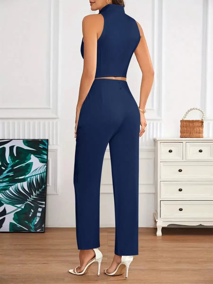 Conjunto elegante azul marino con top y pantalón vista frontal