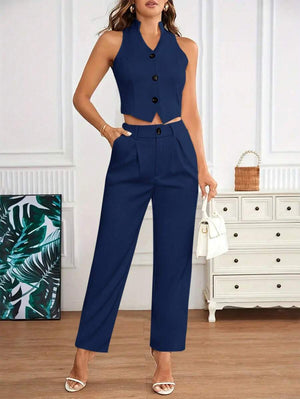 Detalle top con botones conjunto azul marino