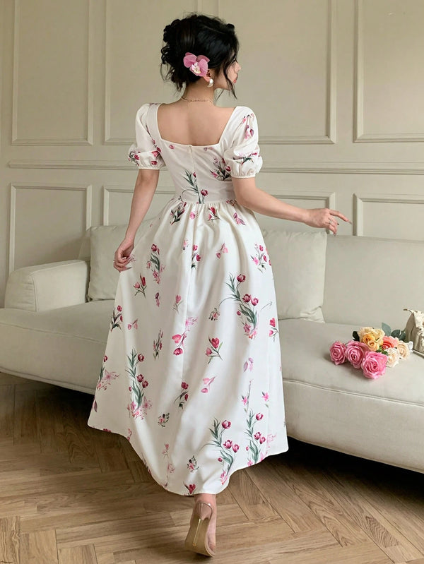 Vestido floral elegante con manga farol visto desde atrás