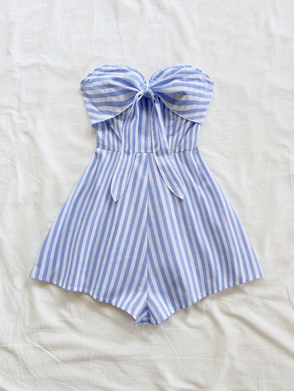 Detalle de fruncido y pliegues en mono corto