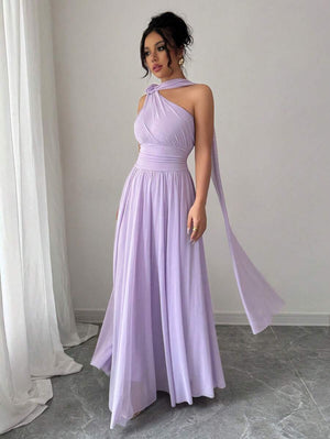 Caída fluida de la falda maxi en gasa lila para eventos formales y bodas