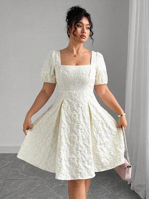 Vestido albaricoque elegante con manga farol y corte campana frontal