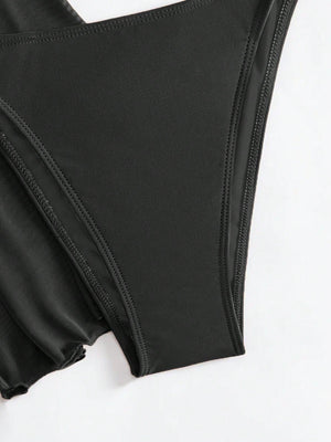 Set bikini negro detalle de falda ajustable y tejido
