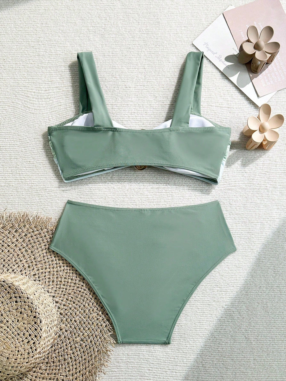 Bikini Verde Combinado Con Detalle Dorado Y Talle Alto