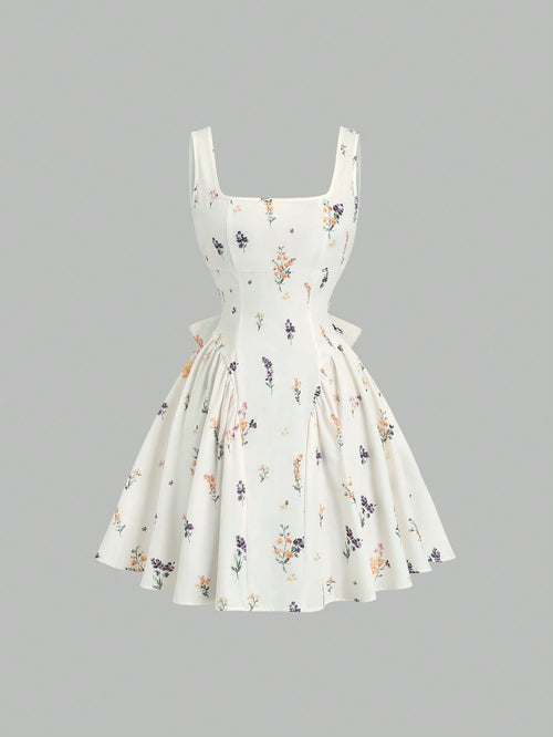 Imagen 1: Mujer modelando el Vestido Corto Floral de frente con estilo romántico.