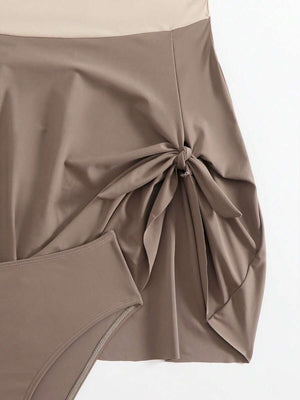 Traje De Baño Asimétrico Con Falda Anudada Lateral