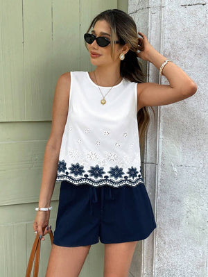 Blusa Blanca Sin Mangas Con Bordado Floral Azul