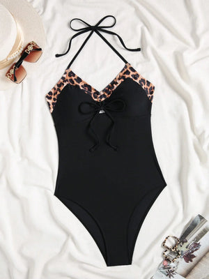 Traje De Baño Negro Sexy Con Escote Halter Y Detalle Animal Print