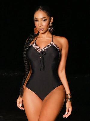 Traje De Baño Negro Sexy Con Escote Halter Y Detalle Animal Print