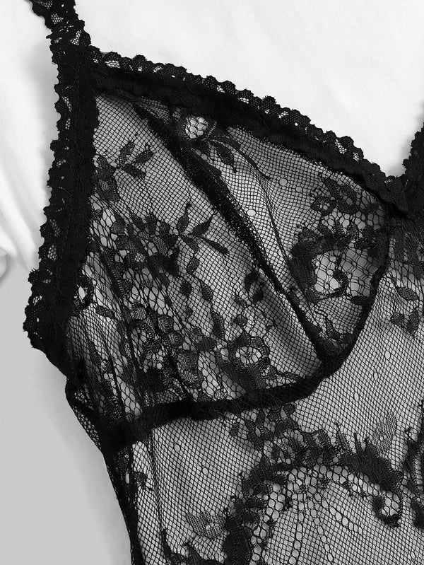 Detalle de encaje del Vestido Largo Blanco Y Negro Con Encaje En Contraste