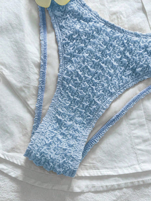 Bikini Celeste Textura Con Rosa 3D Y Hebilla
