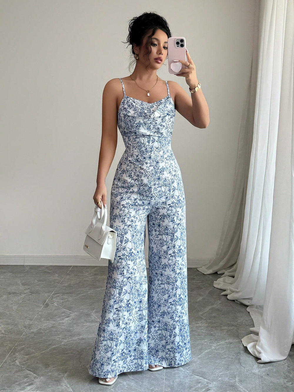 Mono bohemio multicolor con tirantes finos vista frontal