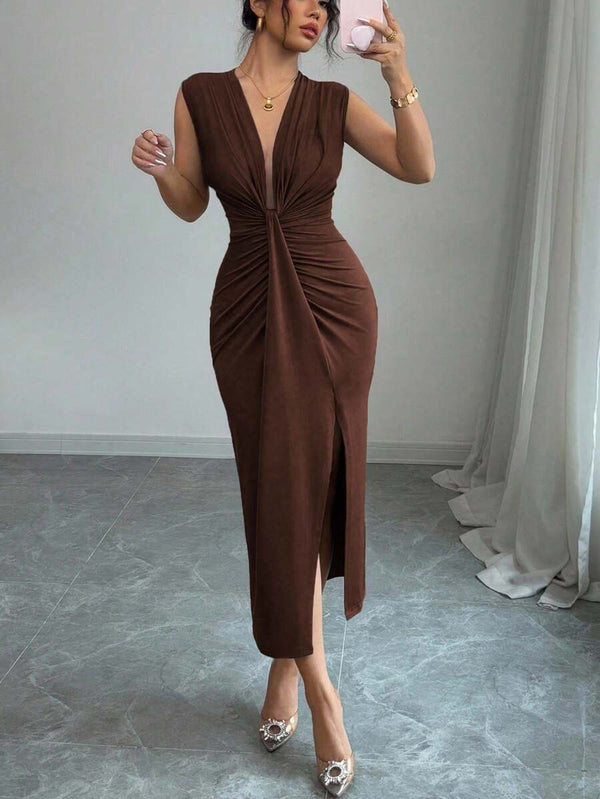 Vestido Midi Fruncido Con Nudo Frontal Marrón